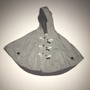 Grey poncho cape: fits 5/6